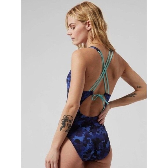 Athleta Freestyle Blue Camo One Piece Swimsuit Size 36 Strappy Back - Picture 2 of 7